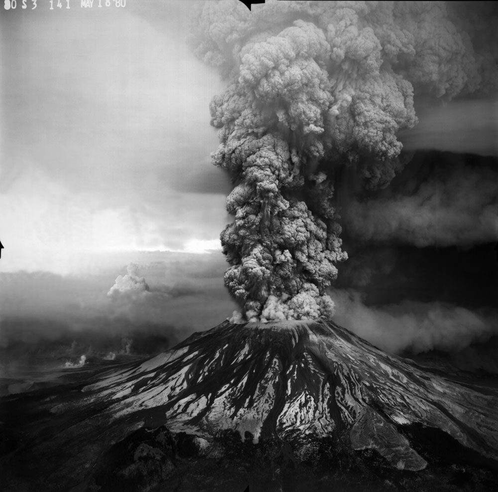 Mount Saint Helens eruption aerial photo